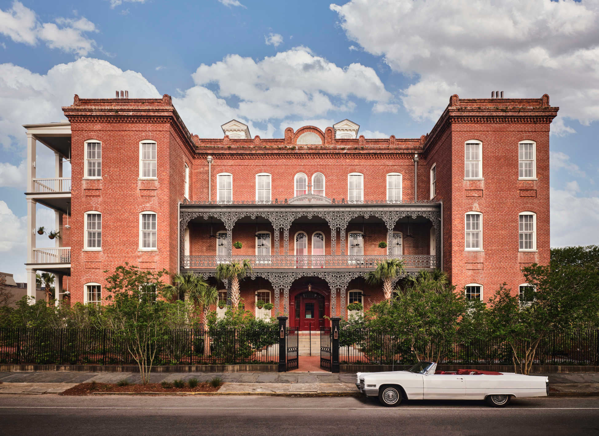 Rags to Riches: Hotel Saint Vincent – suck the heads