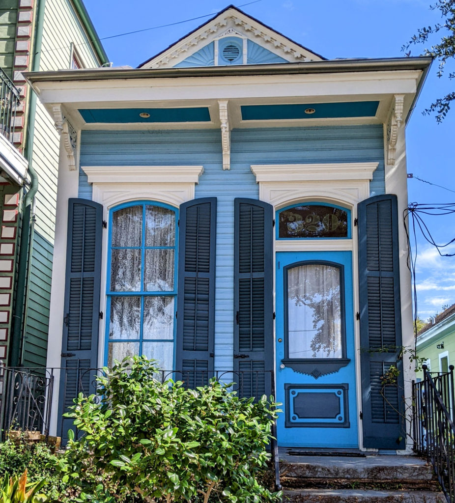 Dark blue vinyl siding colors